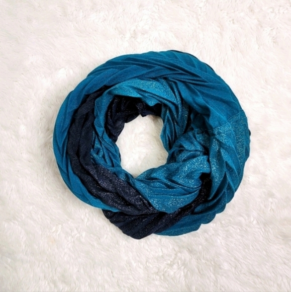 SCARF INFINITY LOOP SHIMMERY - Picture 1 of 10